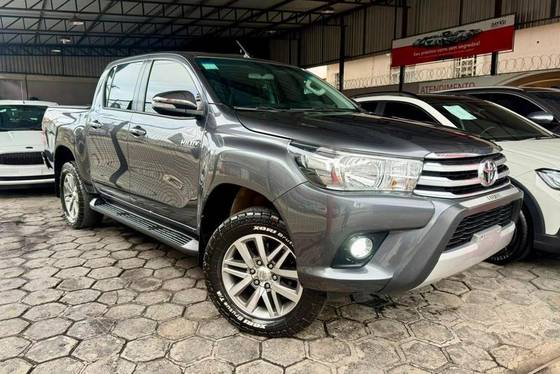 TOYOTA HILUX 2.8 SRV 4X4 CD 16V DIESEL 4P AUTOMÁTICO TOYOTA HILUX 2.8 SRV 4X4 CD 16V DIESEL 4P AUTOMÁTICO